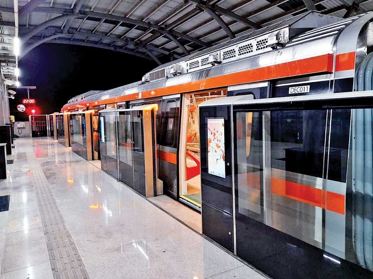 Ahmedabad Metro modern station concourse and platforms