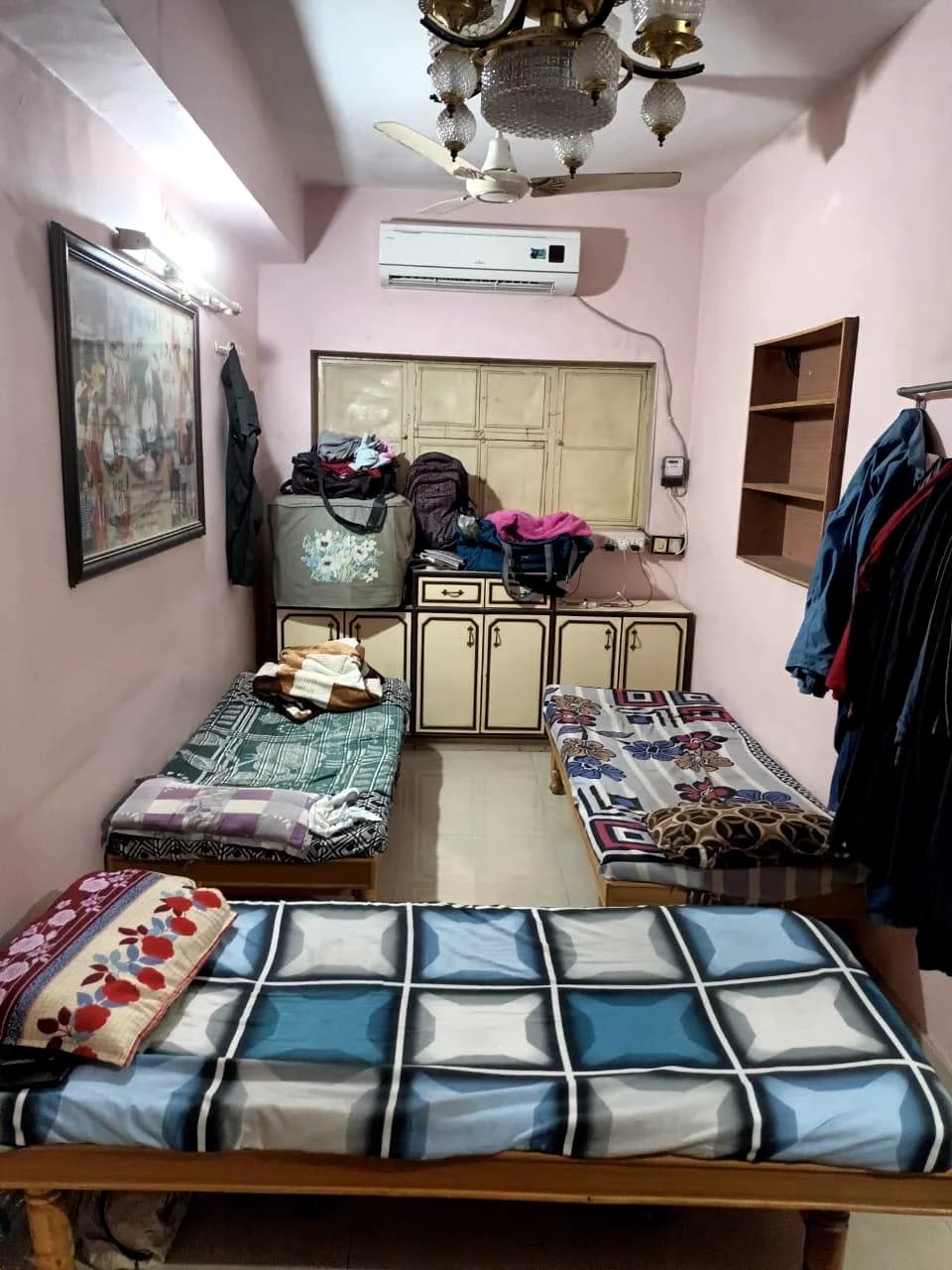 Sorath Boys PG 2 clean room setup with lockers